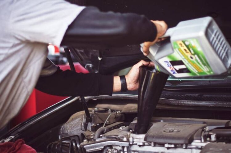 The Ultimate Guide to DIY Car Maintenance for Beginners